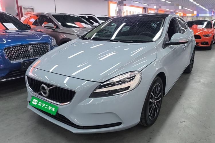 Used Volvo V40 2019 T3 Zhiyi Edition Guazi used car, China used car export, Used car for sale, Used cars, Cheapest cars for sale
