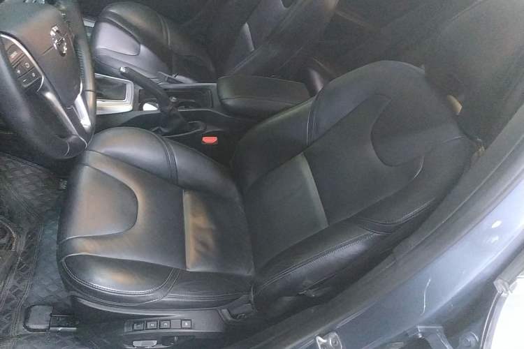 Used Volvo V40 2019 T3 Smart Luxury Edition Left Front Seat