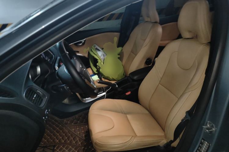 Used Volvo V40 2019 T3 Zhiyi Edition Left Front Seat