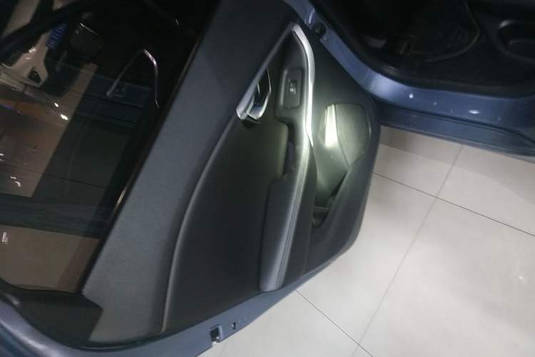 Used Volvo V40 2019 T3 Smart Luxury Edition Left Rear Door Interior