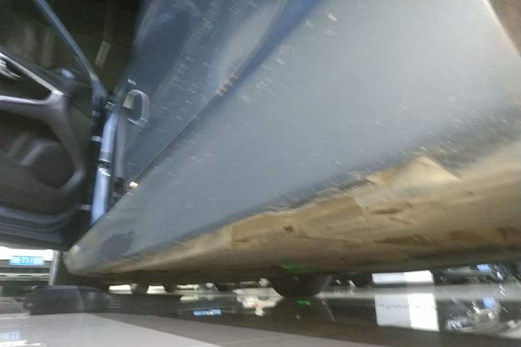Used Volvo V40 2019 T3 Smart Luxury Edition Left Side Sill