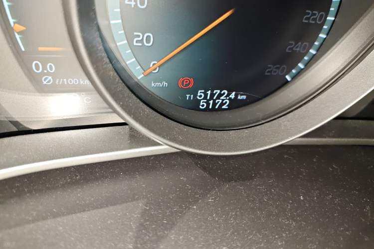 Used Volvo V40 2019 T3 Zhiyi Edition Odometer Close Up