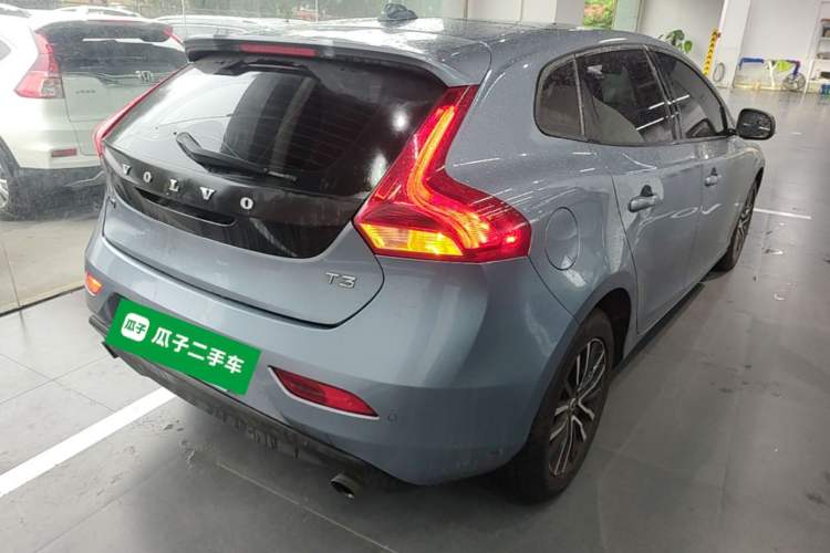 Used Volvo V40 2019 T3 Zhiyi Edition Rear Right 45 Deg