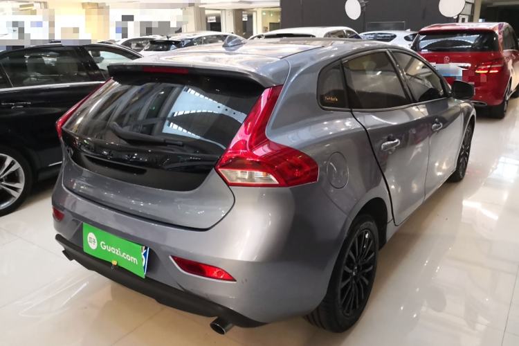 Used Volvo V40 2019 T3 Zhiyi Edition Rear Right 45 Deg