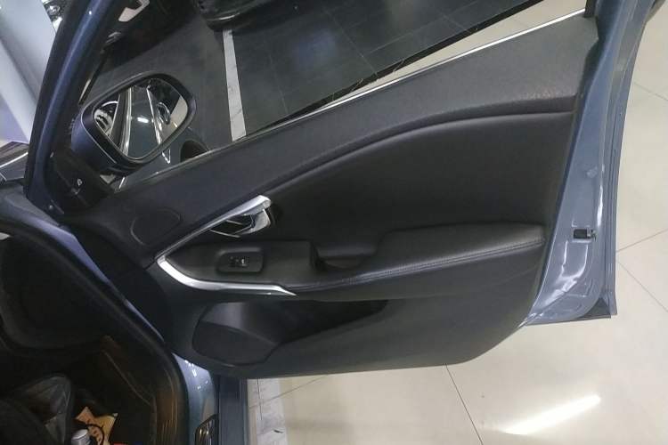 Used Volvo V40 2019 T3 Smart Luxury Edition Right Front Door Interior