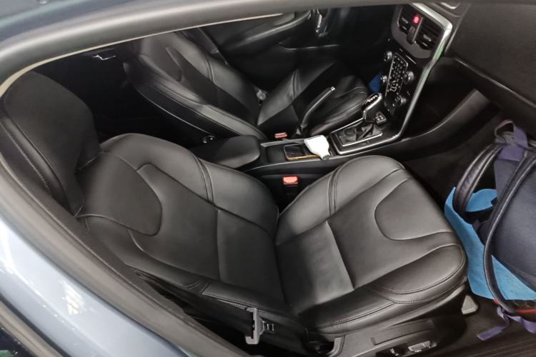 Used Volvo V40 2019 T3 Zhiyi Edition Right Front Seat