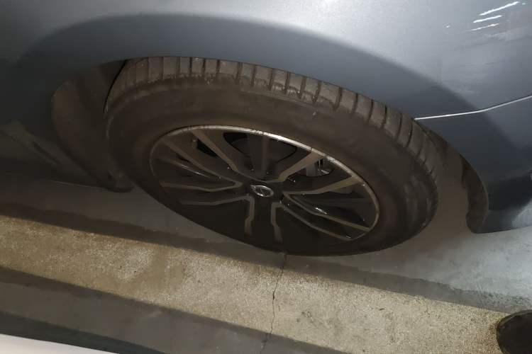 Used Volvo V40 2019 T3 Zhiyi Edition Right Front Wheel Hub