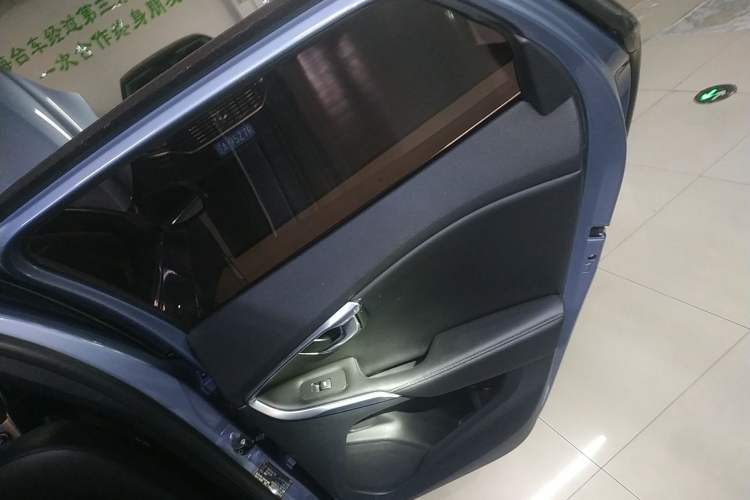 Used Volvo V40 2019 T3 Smart Luxury Edition Right Rear Door Interior