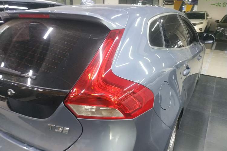 Used Volvo V40 2019 T3 Smart Luxury Edition Right Rear Taillight