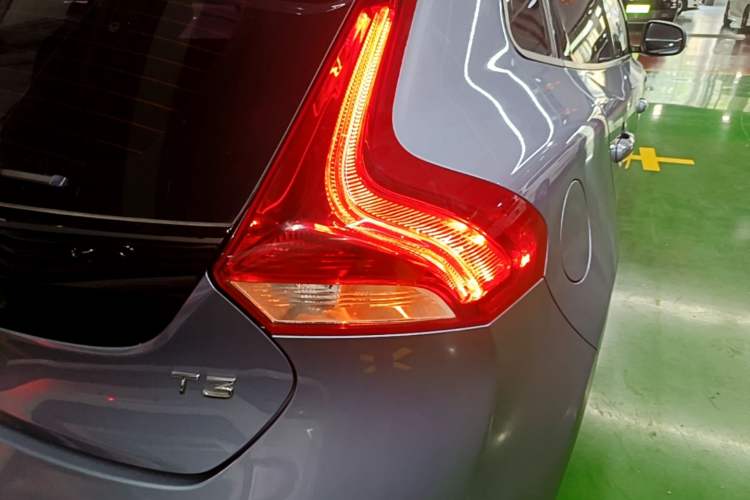 Used Volvo V40 2019 T3 Zhiyi Edition Right Rear Taillight
