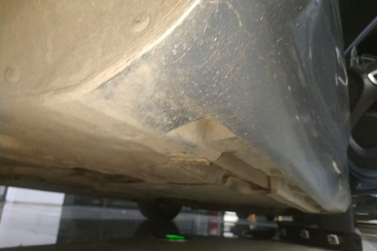 Used Volvo V40 2019 T3 Smart Luxury Edition Right Side Sill