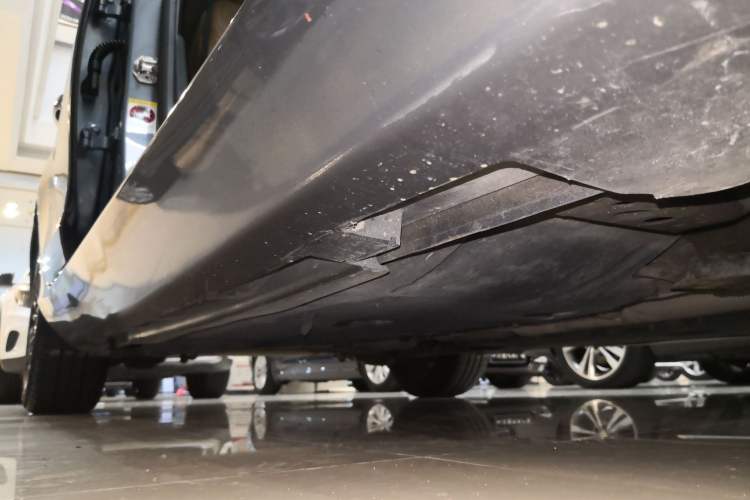 Used Volvo V40 2019 T3 Zhiyi Edition Right Side Sill