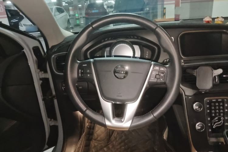 Used Volvo V40 2019 T3 Zhiyi Edition Steering Wheel