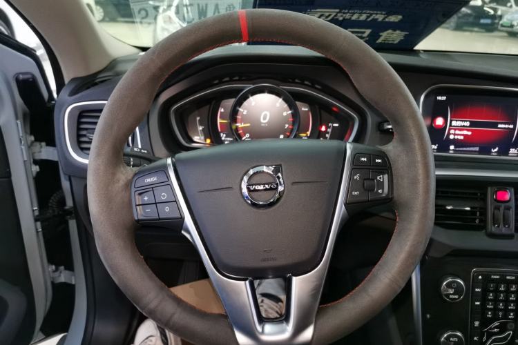 Used Volvo V40 2019 T3 Zhiyi Edition Steering Wheel