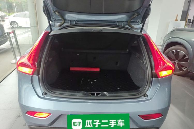 Used Volvo V40 2019 T3 Zhiyi Edition Trunk