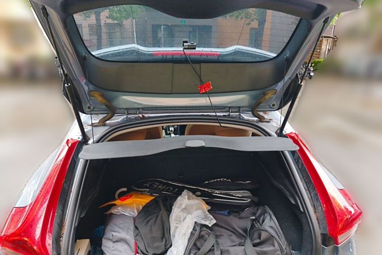 Used Volvo V40 2019 T3 Zhiyi Edition Trunk