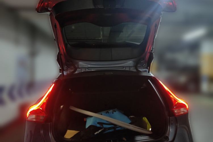 Used Volvo V40 2019 T3 Zhiyi Edition Trunk