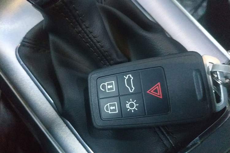 Used Volvo V40 2019 T3 Smart Luxury Edition Vehicle Key