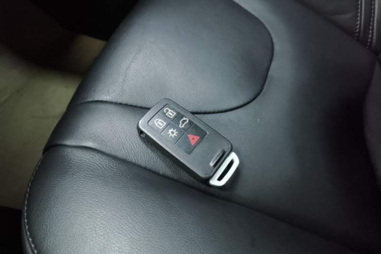 Used Volvo V40 2019 T3 Zhiyi Edition Vehicle Key