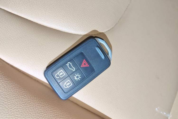 Used Volvo V40 2019 T3 Zhiyi Edition Vehicle Key