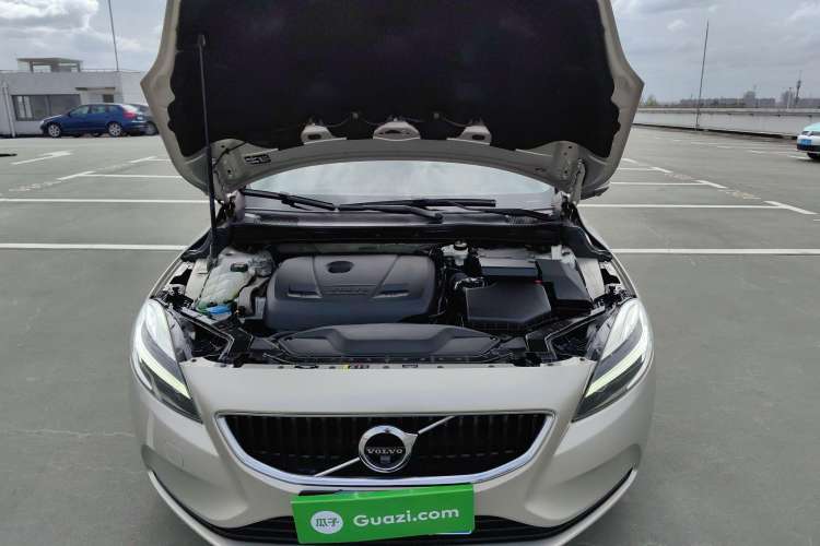 Used Volvo V40 2019 T3 Zhiyi Edition Engine Bay