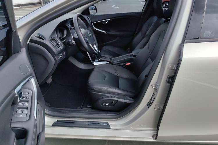 Used Volvo V40 2019 T3 Zhiyi Edition Left Front Seat