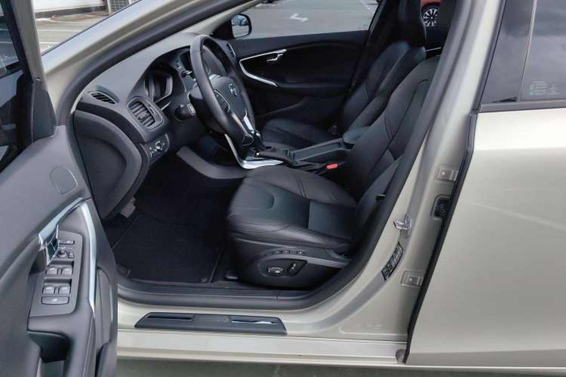 Used Volvo V40 2019 T3 Zhiyi Edition Left Front Seat