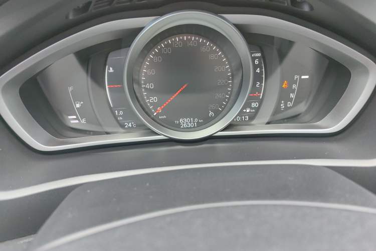 Used Volvo V40 2019 T3 Zhiyi Edition Odometer Close Up