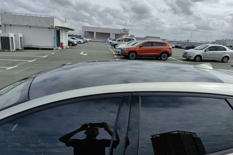 Used Volvo V40 2019 T3 Zhiyi Edition Roof