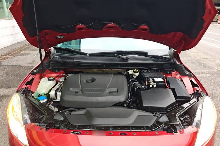 Used Volvo V40 2019 T3 Zhiyi Edition Engine Bay