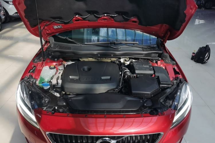 Used Volvo V40 2019 T3 Zhiyi Edition Engine Bay