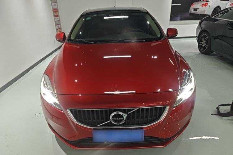 Used Volvo V40 2019 T3 Zhiyi Edition Front