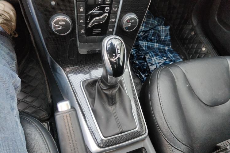 Used Volvo V40 2019 T3 Zhiyi Edition Gear Lever