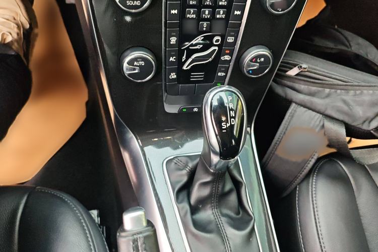 Used Volvo V40 2019 T3 Zhiyi Edition Gear Lever