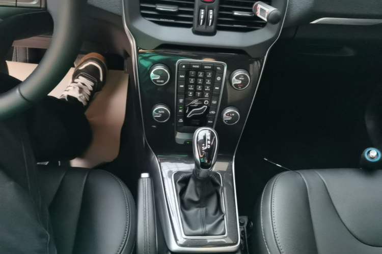 Used Volvo V40 2019 T3 Zhiyi Edition Gear Lever