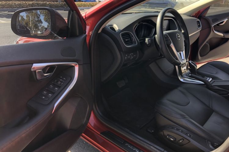 Used Volvo V40 2019 T3 Zhiyi Edition Interior 2