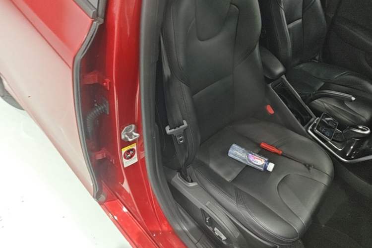 Used Volvo V40 2019 T3 Zhiyi Edition Right Front Seat