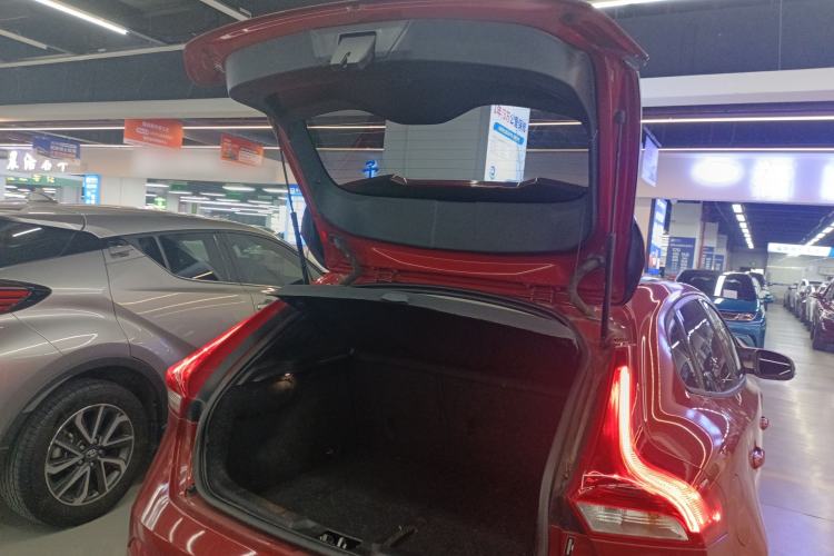 Used Volvo V40 2019 T3 Zhiyi Edition Trunk