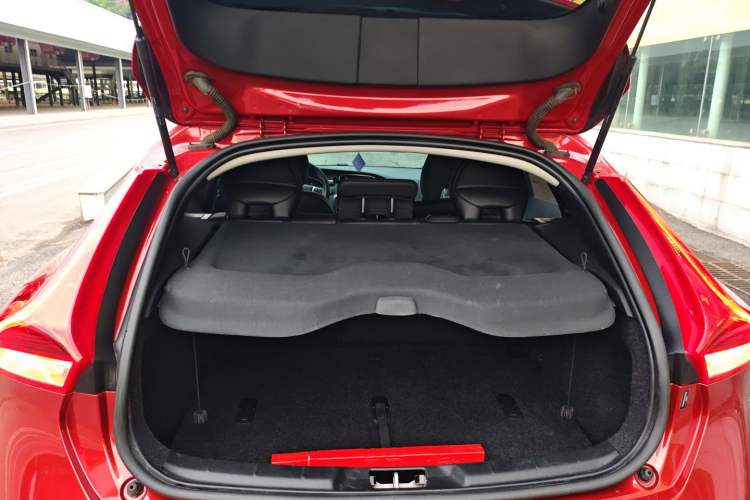 Used Volvo V40 2019 T3 Zhiyi Edition Trunk