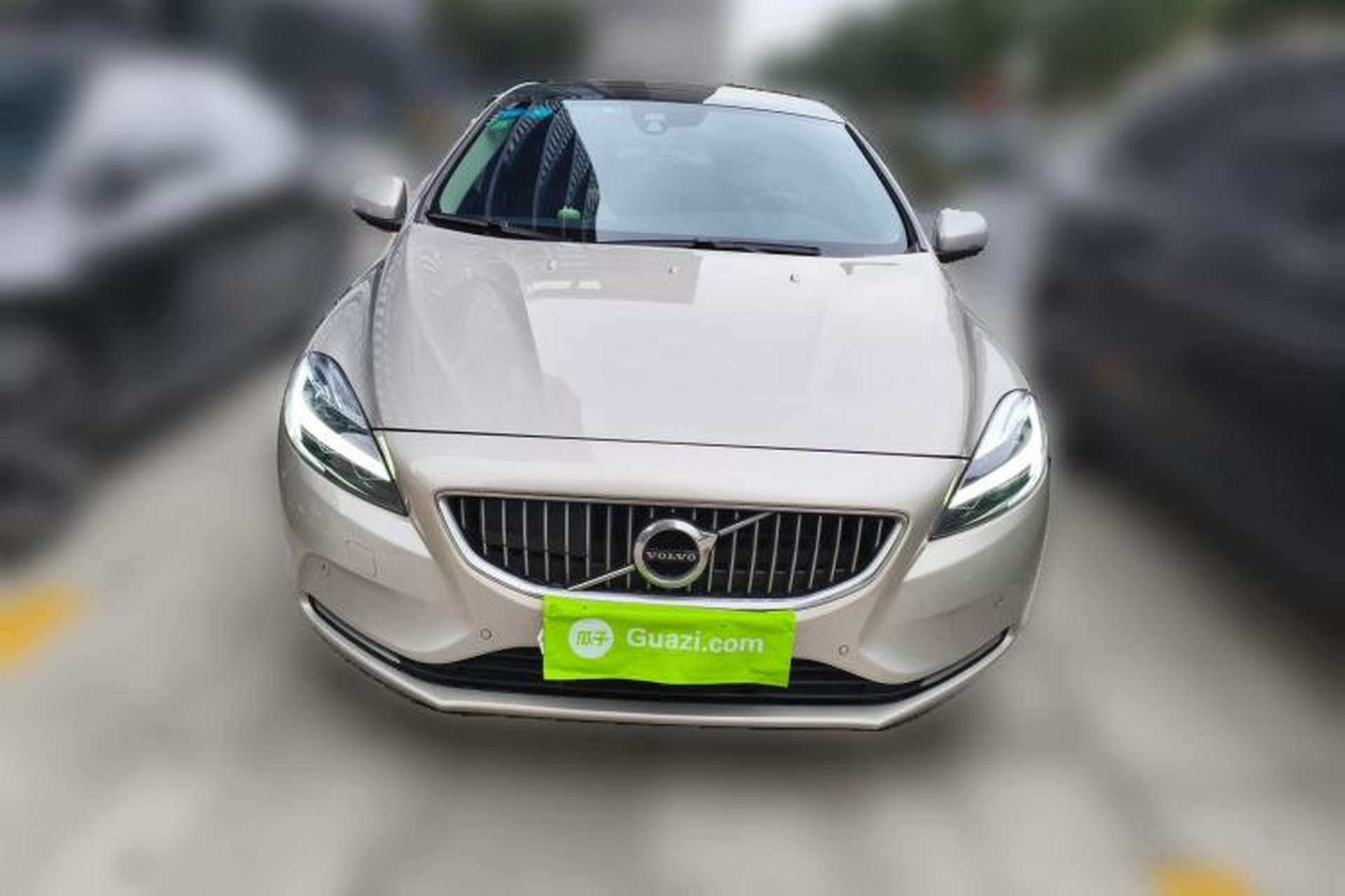 Used Volvo V40 2019 T3 Smart Luxury Edition Exterior 1