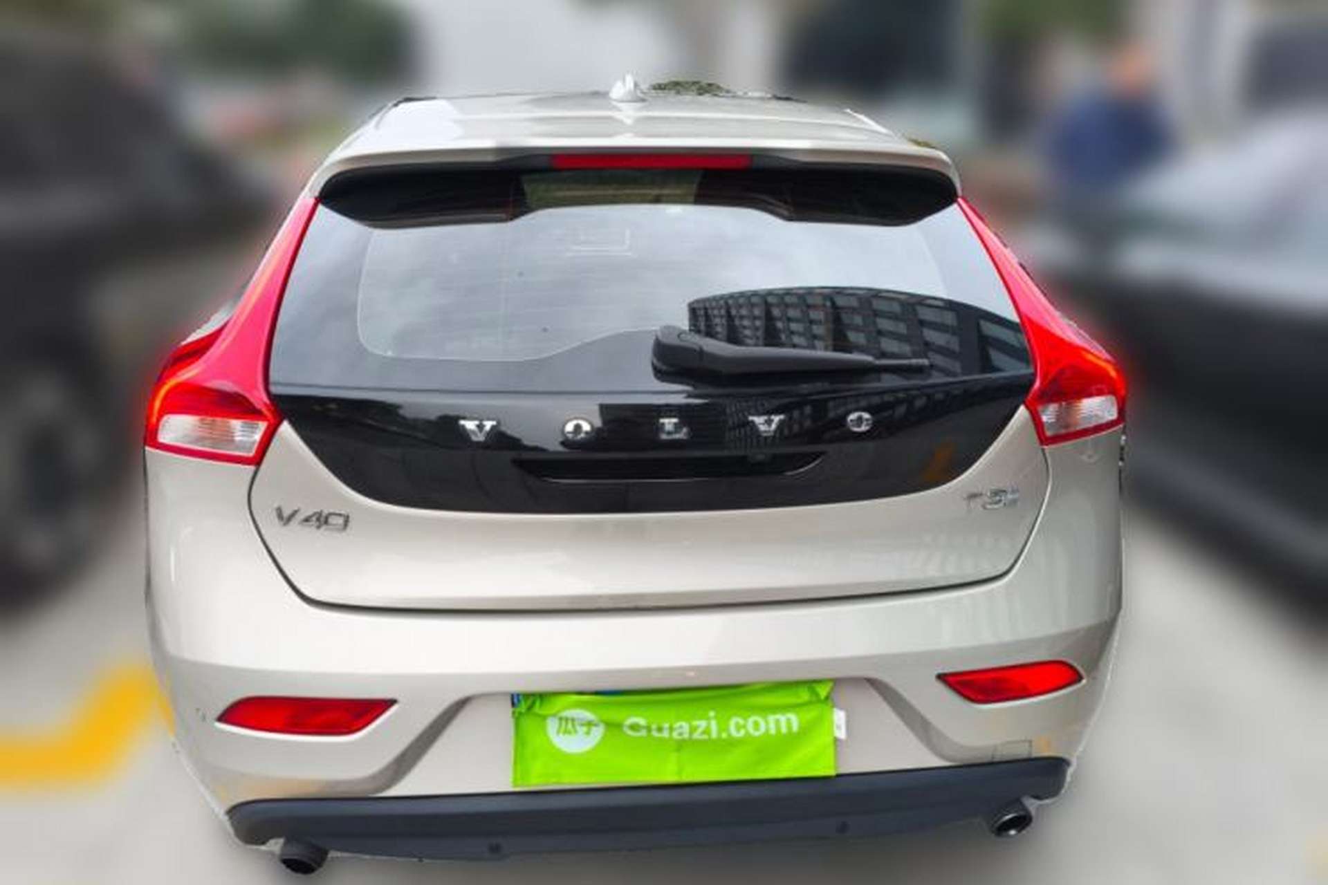 Used Volvo V40 2019 T3 Smart Luxury Edition Exterior 4