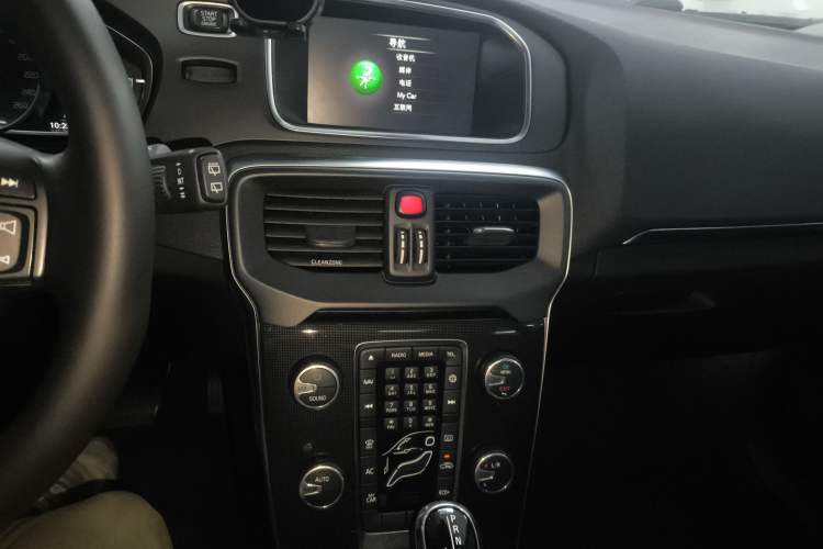 Used Volvo V40 2019 T3 Zhiyi Edition Audio And AC Panel