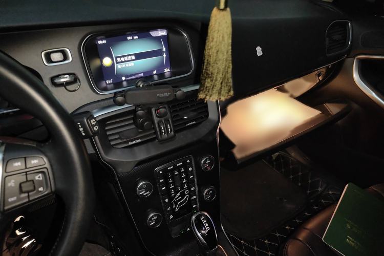 Used Volvo V40 2019 T3 Zhiyi Edition Audio And AC Panel