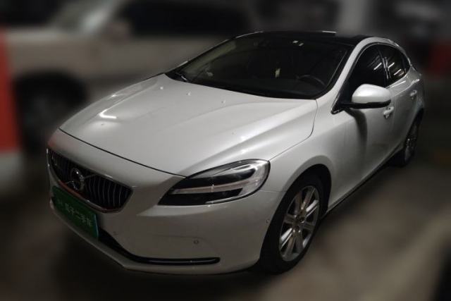 Used Volvo V40 2019 T3 Smart Luxury Edition