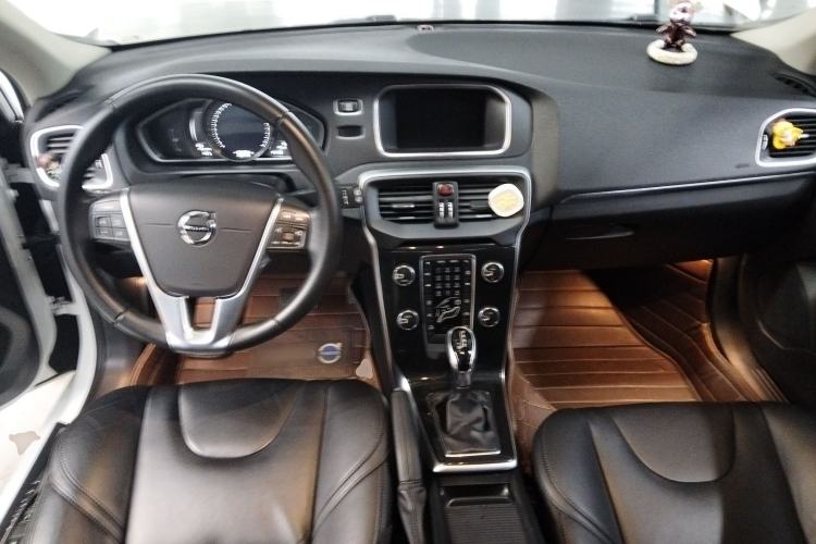 Used Volvo V40 2019 T3 Zhiyi Edition Center Console