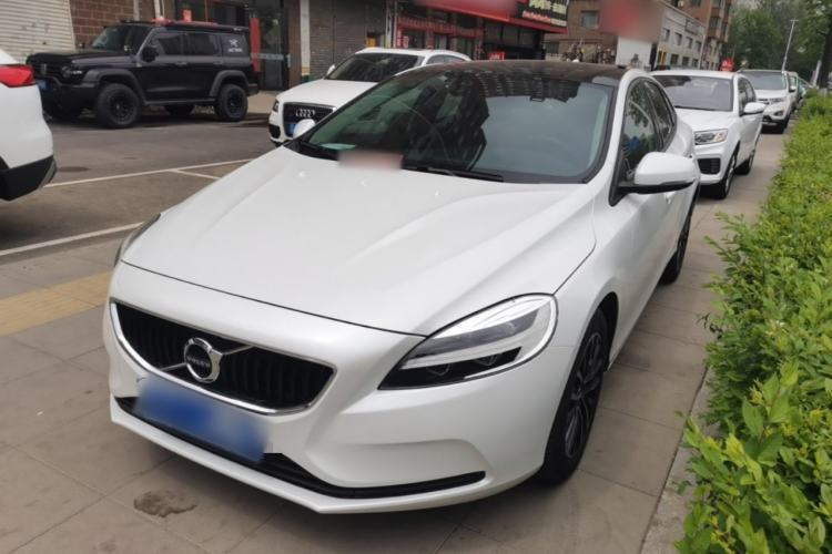 Used Volvo V40 2019 T3 Zhiyi Edition Guazi used car, China used car export, Used car for sale, Used  cars, Cheapest cars for sale