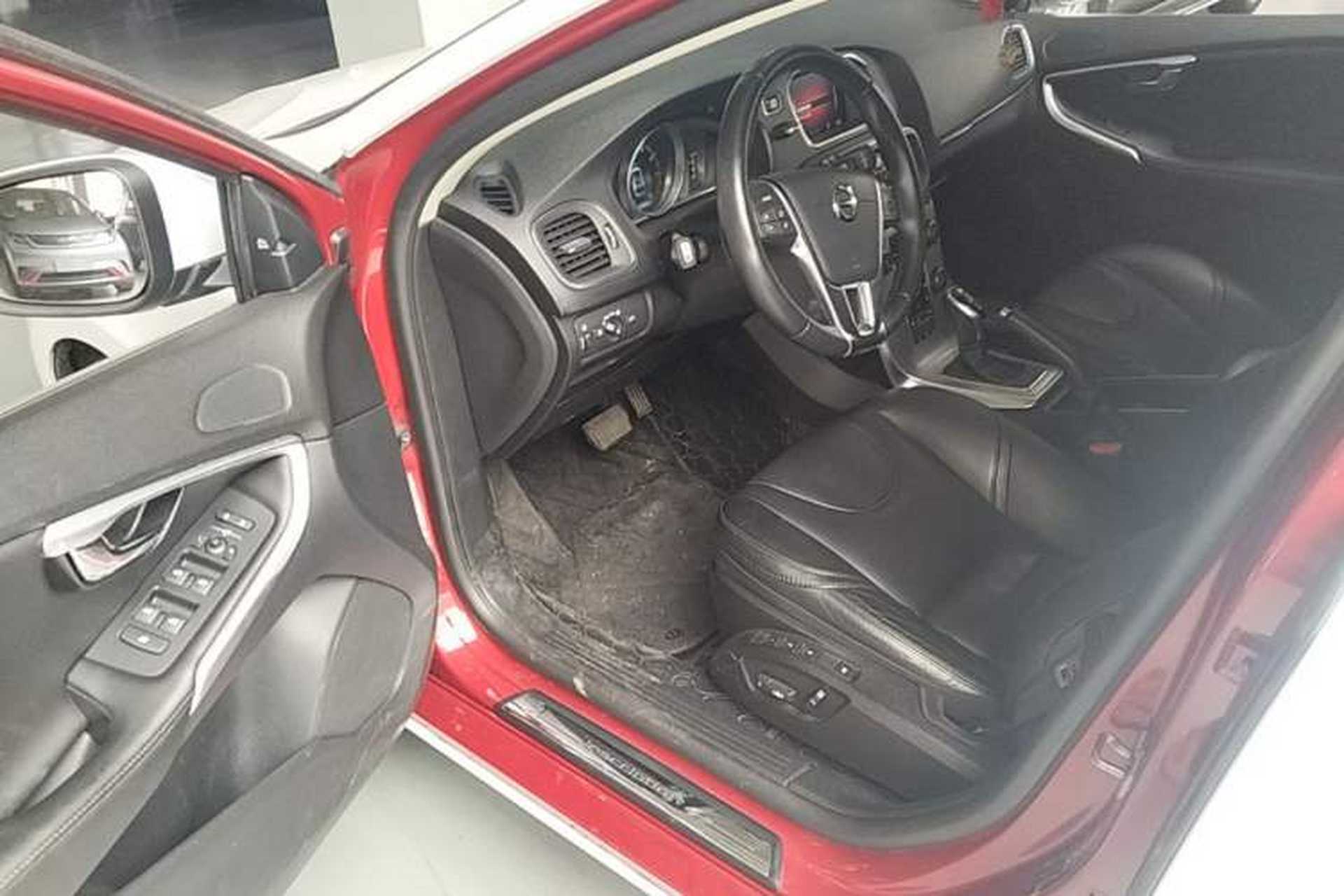 Used Volvo V40 2019 T3 Smart Luxury Edition Driver Seat