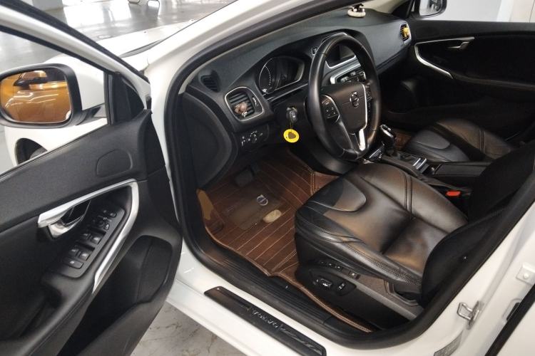Used Volvo V40 2019 T3 Zhiyi Edition Driver Seat
