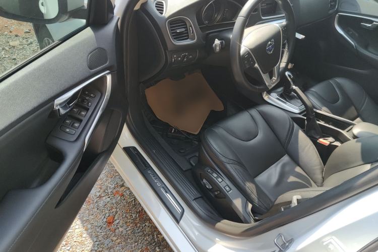 Used Volvo V40 2019 T3 Zhiyi Edition Driver Seat
