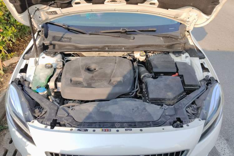 Used Volvo V40 2019 T3 Smart Luxury Edition Engine Bay